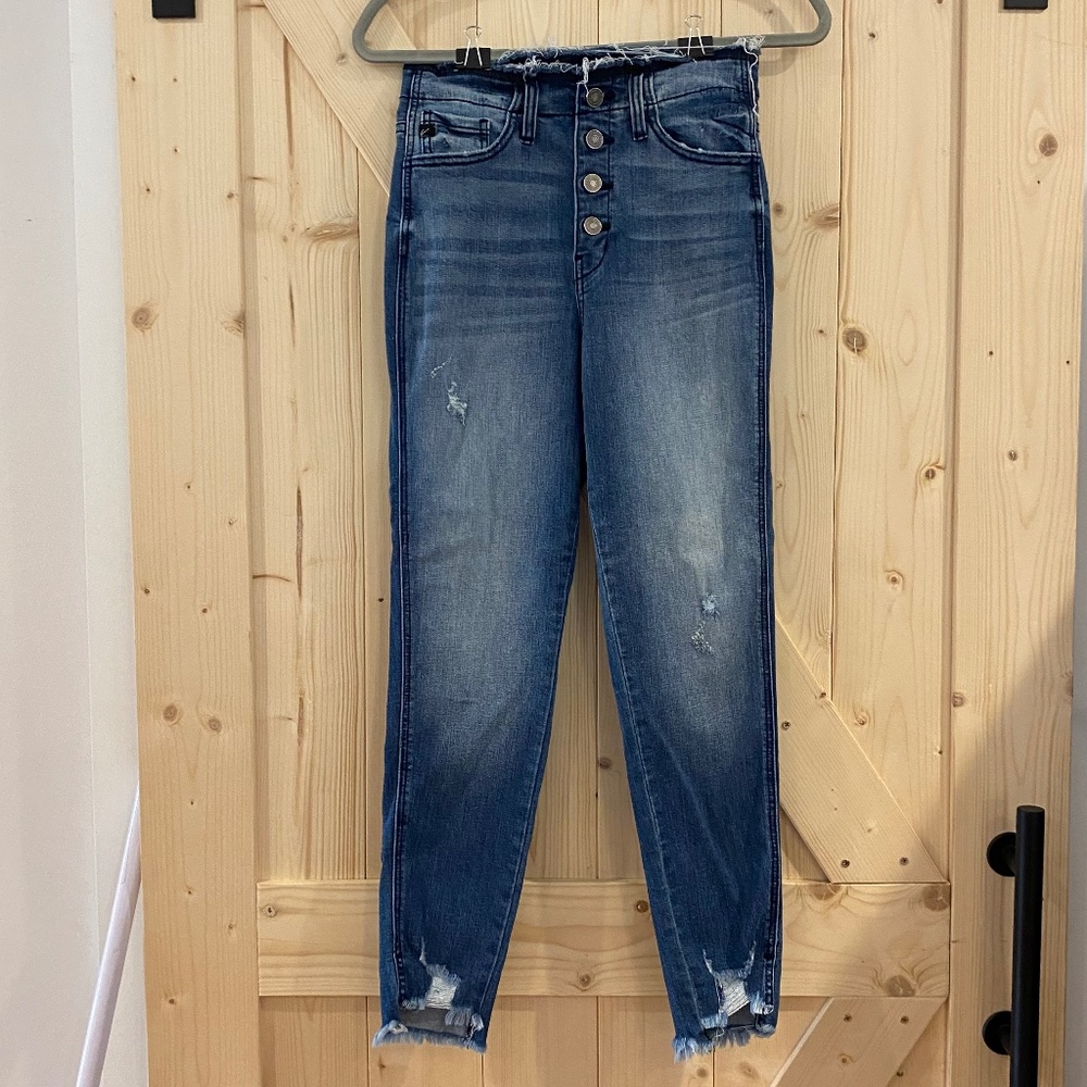 KanCan Distressed Jeans Size 7